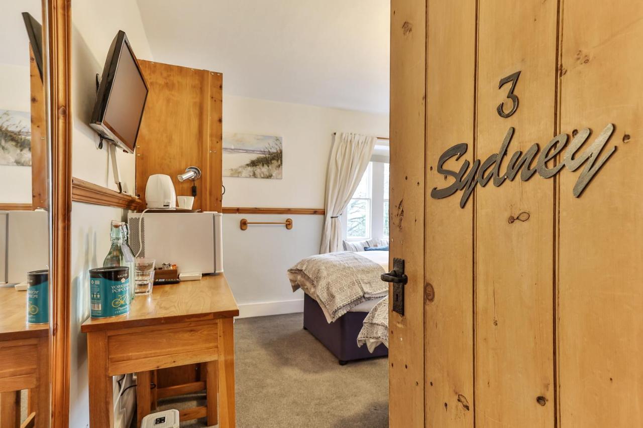 Swallows Nest Bed And Breakfast Клафам Екстериор снимка